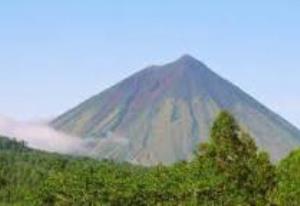 6 Days Trip - Cross Flores Island with Boat